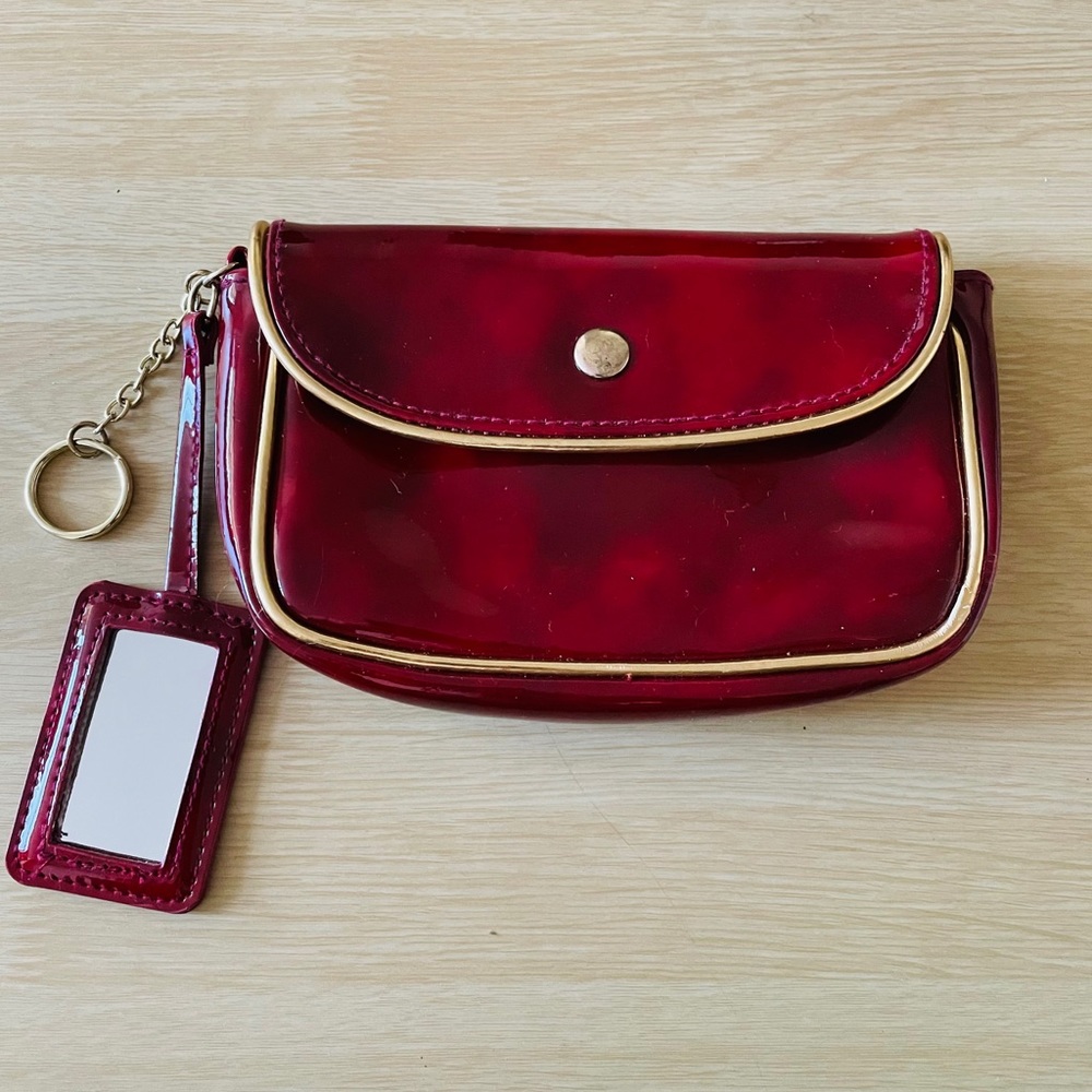 Elizabeth Arden wallet